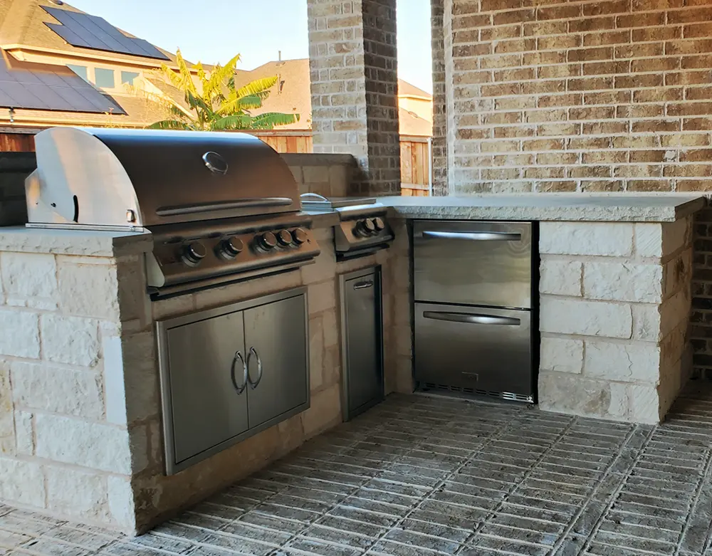 Quality Outdoor Kitchens - MCM Outdoor Living - Hardscapes, Pools & Patios