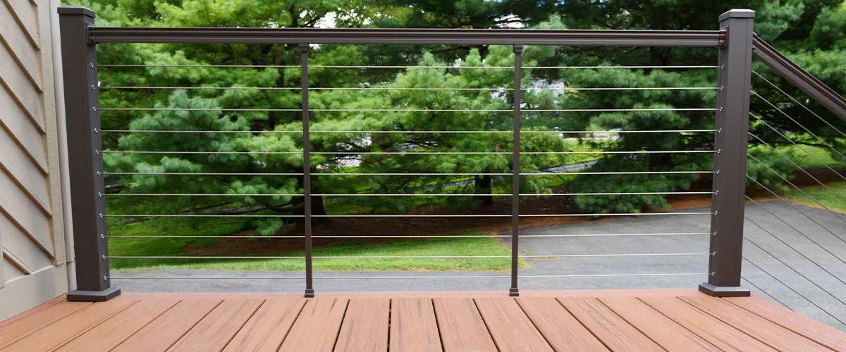 Deck with aluminum balustrade and steel string railing