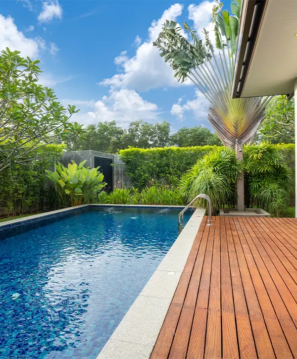 A pool on a composite deck